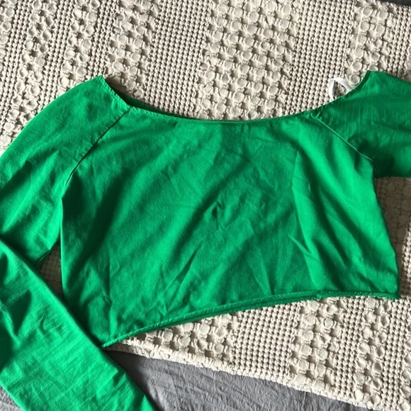 SUPERDOWN GREEN CROP TOP - Picture 6 of 9